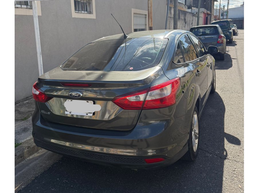 Ford Focus Sedan 1.6l 126.000km