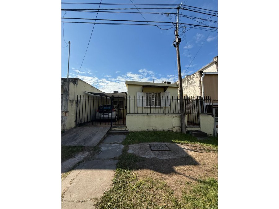 División de los Andes y Santos Domínguez - Casa en Venta