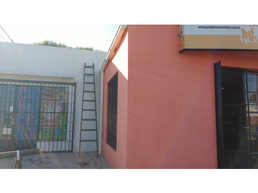 alquilo local en colonia avellaneda