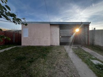 Casa en venta calle Neuquén