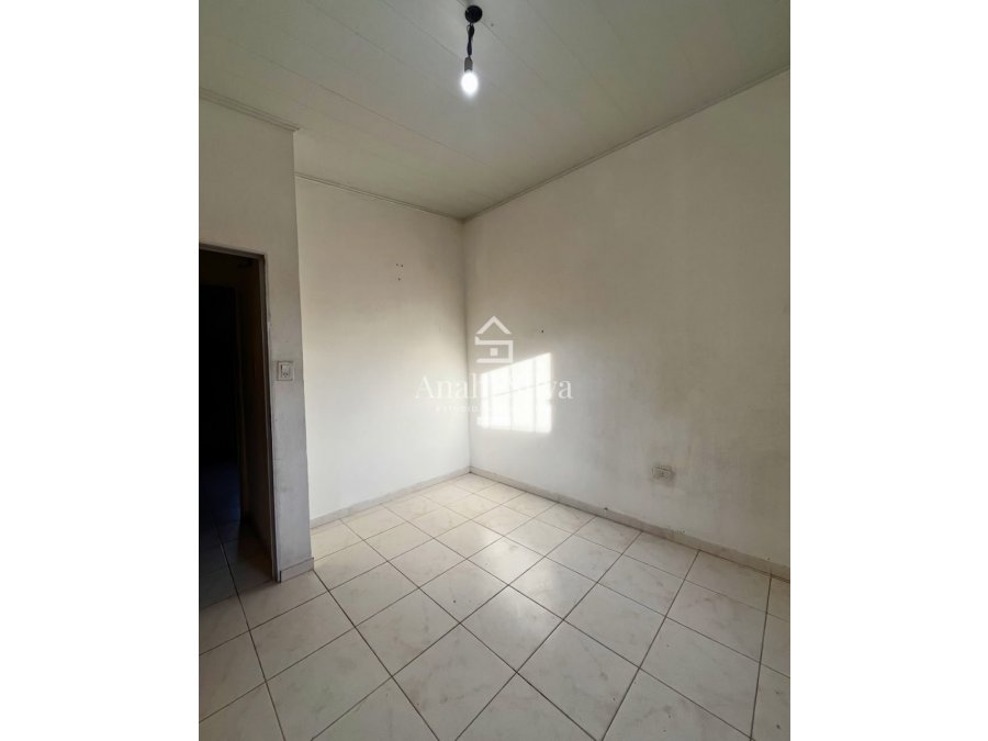Casa en venta calle Neuquén