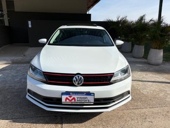 VOLKSWAGEN Vento 2.5 Luxury Dsg