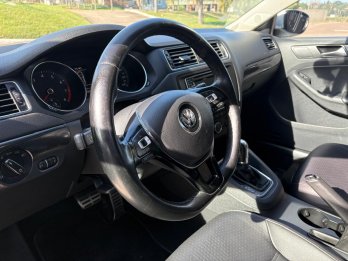 VOLKSWAGEN Vento 2.5 Luxury Dsg