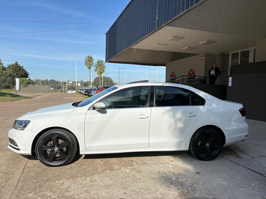 VOLKSWAGEN Vento 2.5 Luxury Dsg