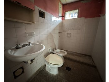 VENTA - CASA DE 2 DORMITORIOS - ZONA PARANA 20