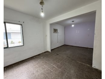 VENTA - CASA DE 2 DORMITORIOS - ZONA PARANA 20