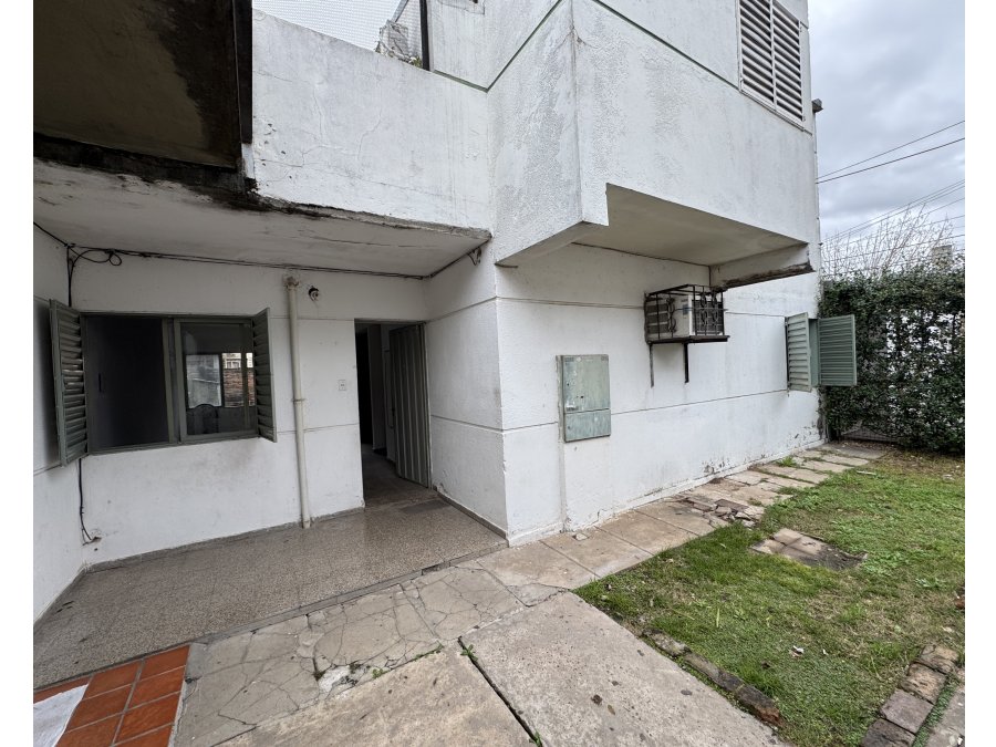 VENTA - CASA DE 2 DORMITORIOS - ZONA PARANA 20