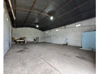 VENDO GALPON - ZONA BLAS PARERA Y REGIS MARTINEZ