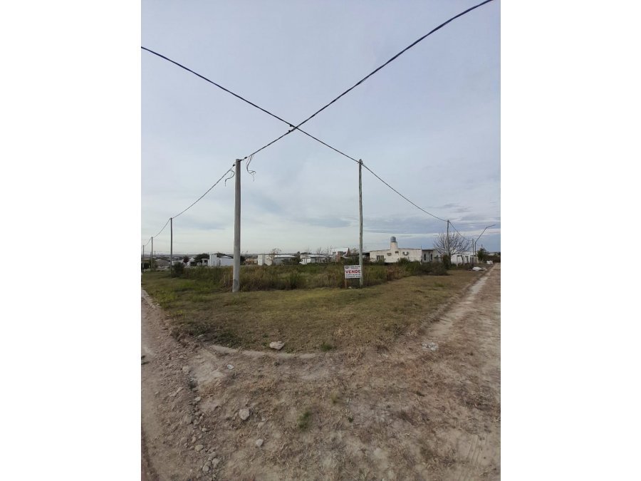 ESQUINA EN VENTA  A UNA CUADRA DE LA RUTA - COLONIA ENSAYO