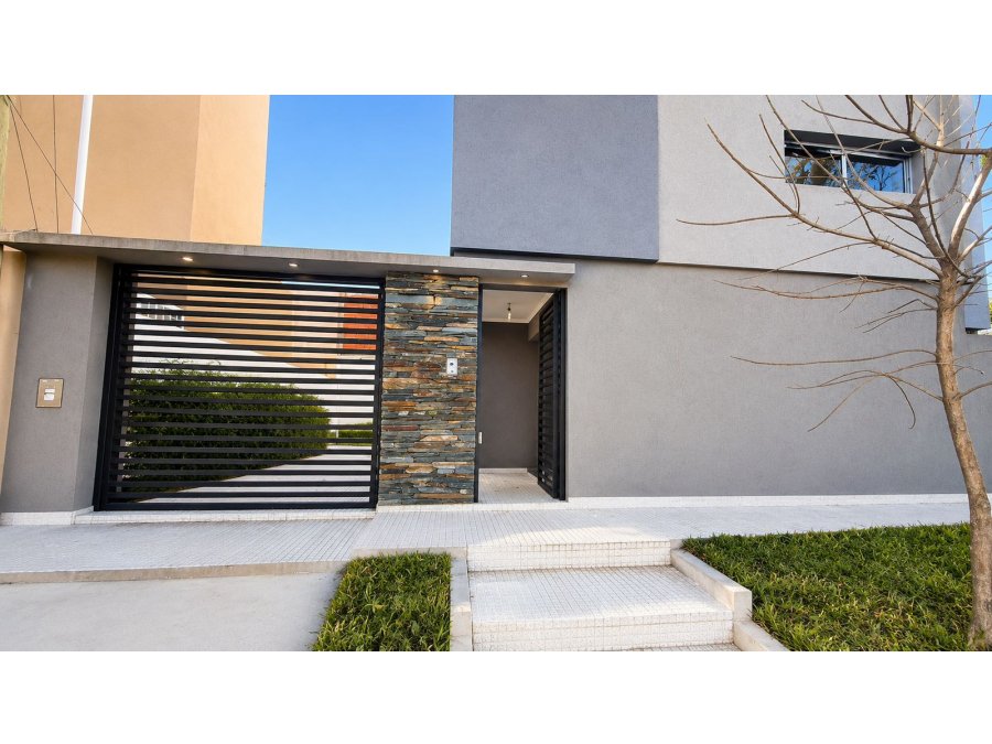 SE ALQUILA CASA PREMIUM EN ZONA SUR, 3 DORM, PATIO Y COCHERA