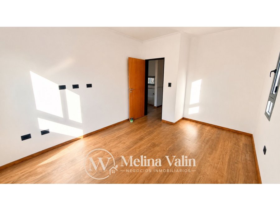SE ALQUILA CASA PREMIUM EN ZONA SUR, 3 DORM, PATIO Y COCHERA