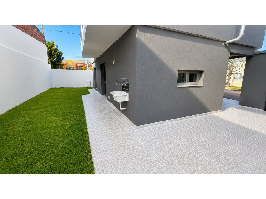 SE ALQUILA CASA PREMIUM EN ZONA SUR, 3 DORM, PATIO Y COCHERA