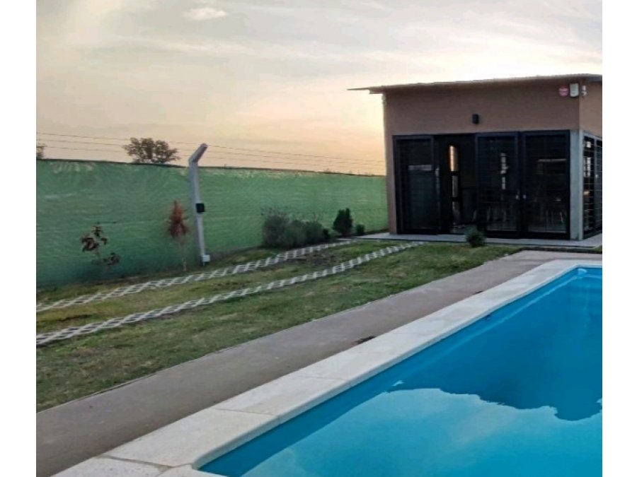 Vendo casaquinta Colonia Avellaneda