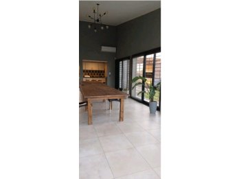 Vendo casaquinta Colonia Avellaneda