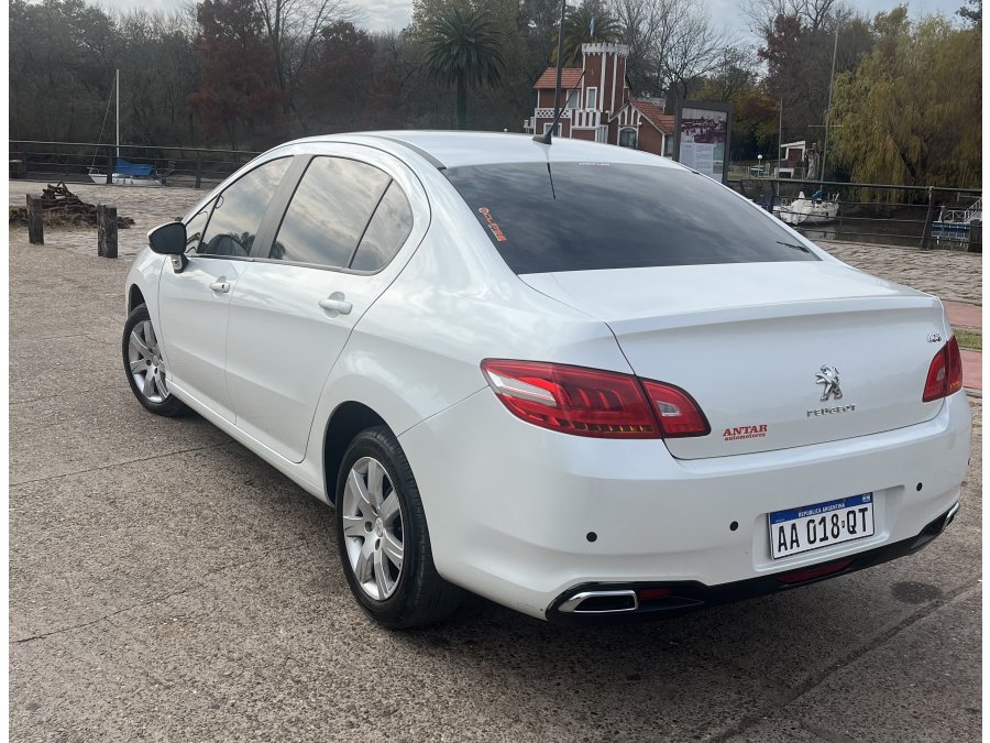 Peugeot 408