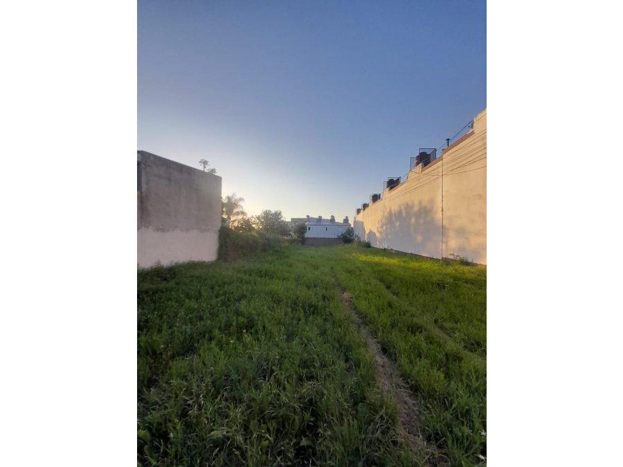VENDO TERRENO DE GRAN TAMAÑO A 3 CUADRAS DEL POLI DEOROVERDE