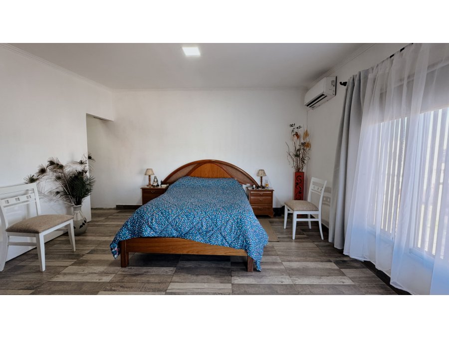 Venta moderna casa de 3 dormitorios con cochera y pileta