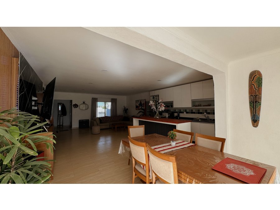 Venta moderna casa de 3 dormitorios con cochera y pileta
