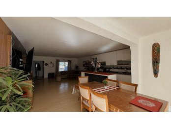 Venta moderna casa de 3 dormitorios con cochera y pileta