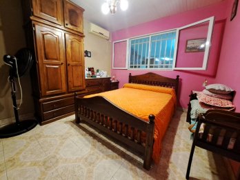 Venta casa 3 dormitorios 3 cocheras zona Fuerza Aerea