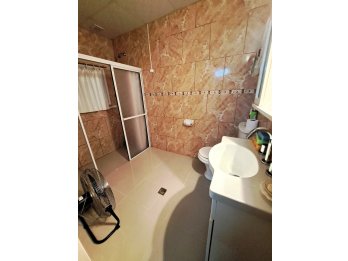Venta casa 3 dormitorios 3 cocheras zona Fuerza Aerea