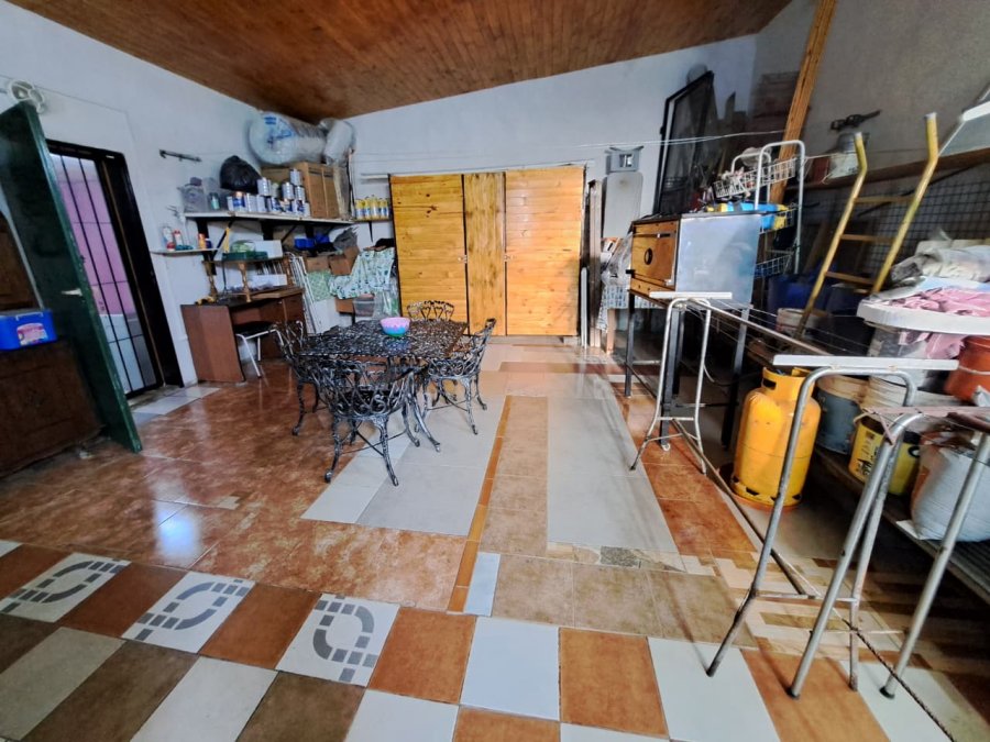 Venta casa 3 dormitorios 3 cocheras zona Fuerza Aerea