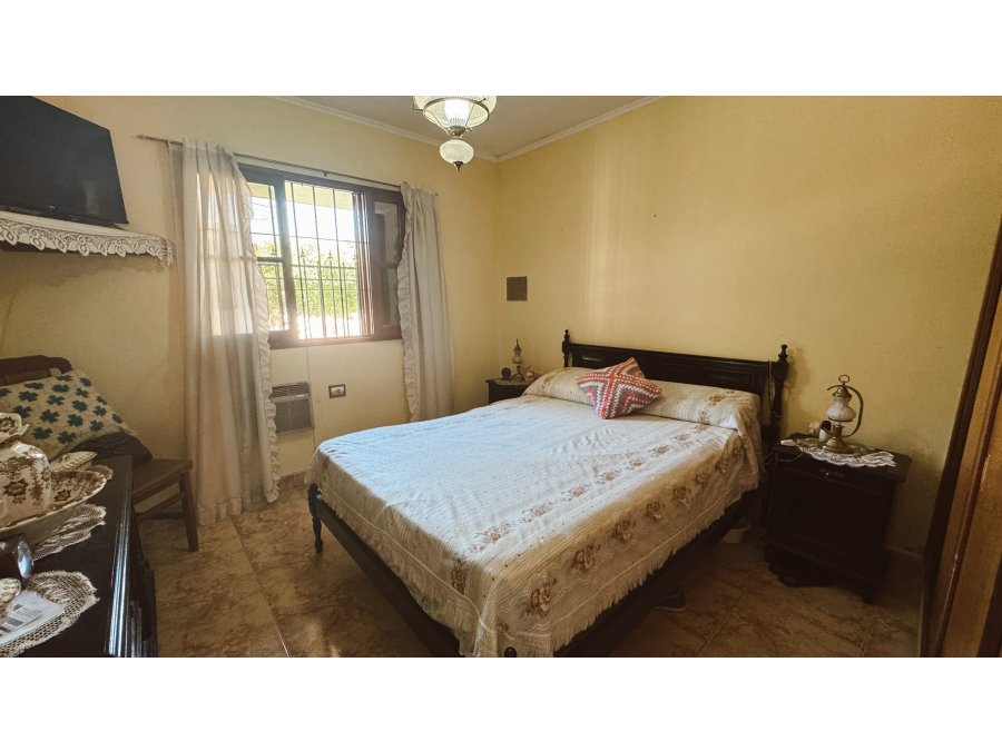 Venta casa 4 dormitorios con cochera y pileta Apta Credito
