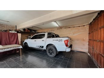 Venta Casa de 3 dormitorios, 2 cocheras y pileta