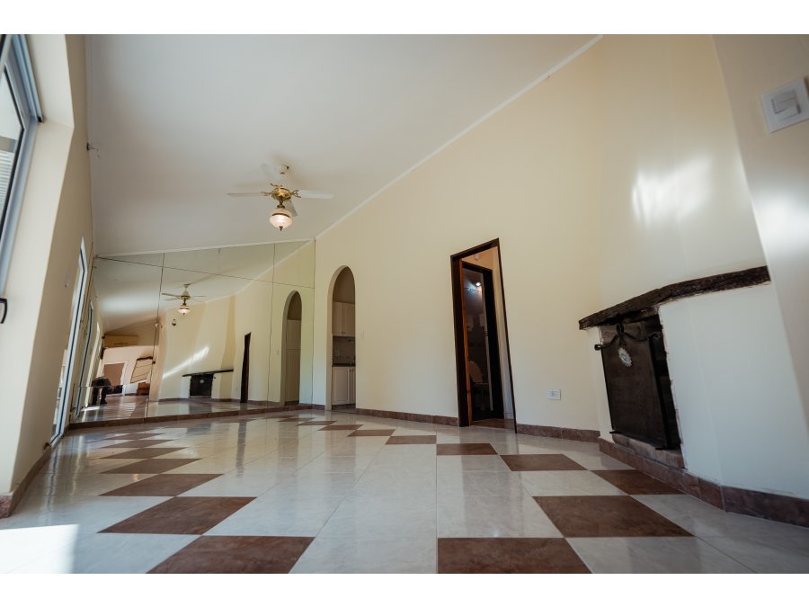 Venta Increible Casa zona La Toma 1240 m2