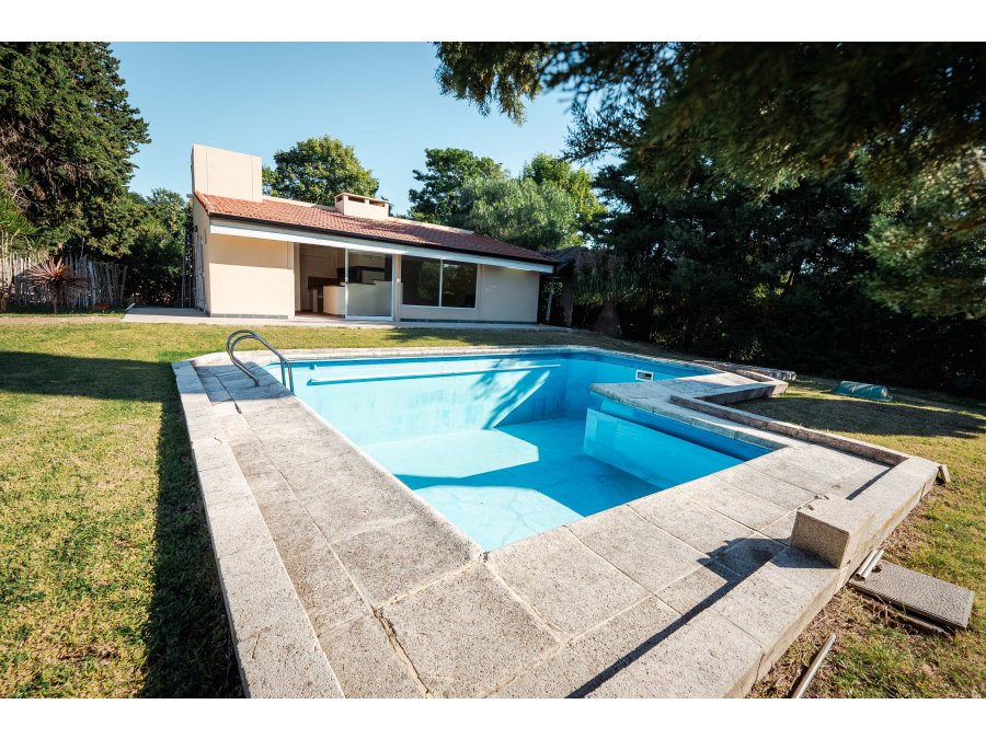 Venta Increible Casa zona La Toma 1240 m2