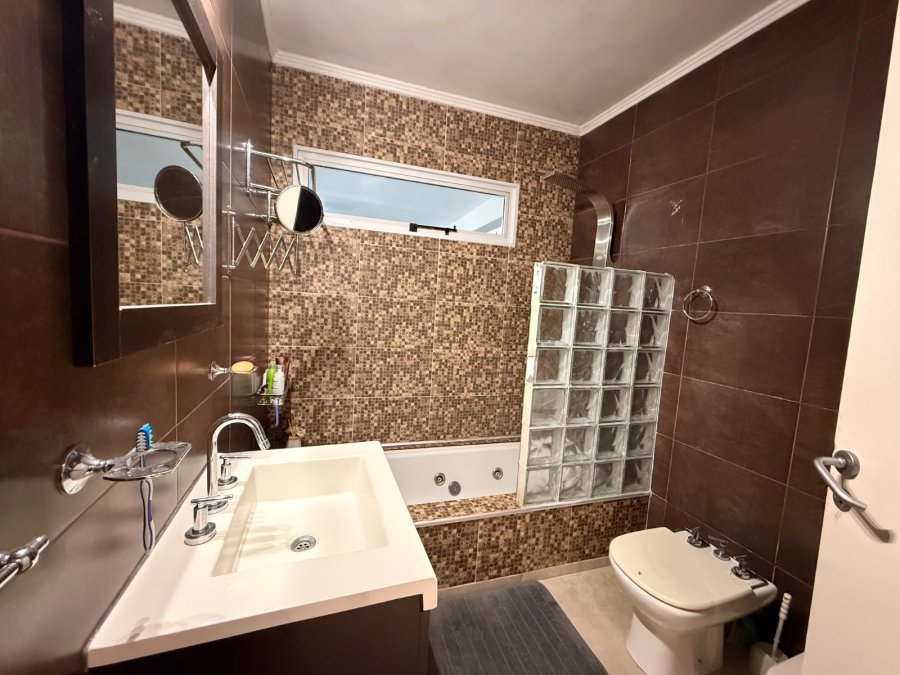 Venta casa 4 dormirtorios zona almafuerte c/cochera Apta cre