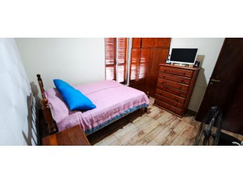 En venta amplia casa de 2 plantas ubicada en uno de los acce