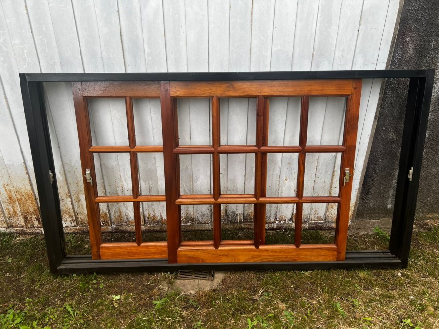 Ventana corrediza de madera