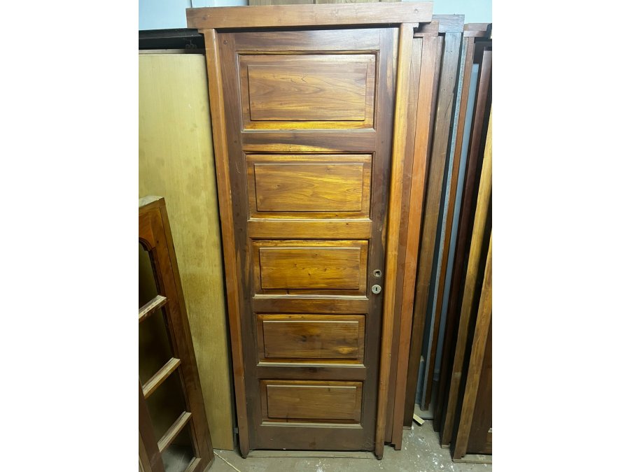 Puerta de madera