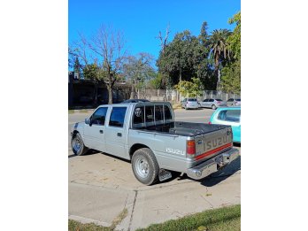 ISUZU DOBLE CABINA 4X2 - 2.5 L - MOD 94