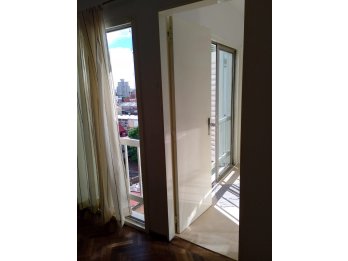 ALQUILO DPTO EN PLENO CENTRO CON MUY BUENA VISTA