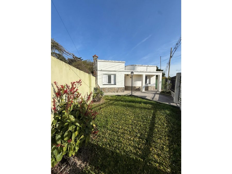 Av. de las Américas entre Newbery y Ramírez - Casa en Venta
