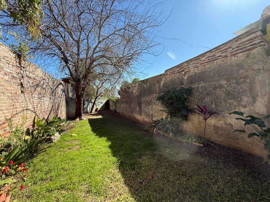 Av. de las Américas entre Newbery y Ramírez - Casa en Venta
