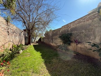 Av. de las Américas entre Newbery y Ramírez - Casa en Venta