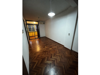 Alquilo Monoambiente centrico semiamoblado