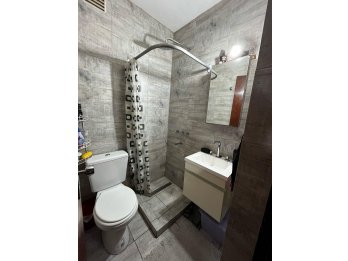 Alquilo Monoambiente centrico semiamoblado