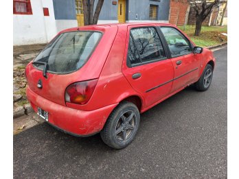 Titular vende Ford Fiesta 98