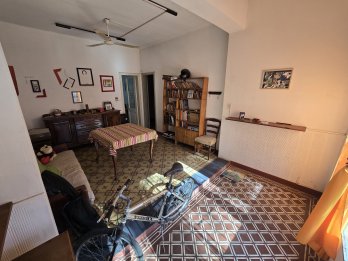 Casa en calle Nux de Paraná frente al Cae de 5 dormitorios