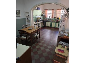 Casa en calle Nux de Paraná frente al Cae de 5 dormitorios