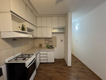 ALQUILER - DEPARTAMENTO 1 DORMITORIO CON PATIO SECO