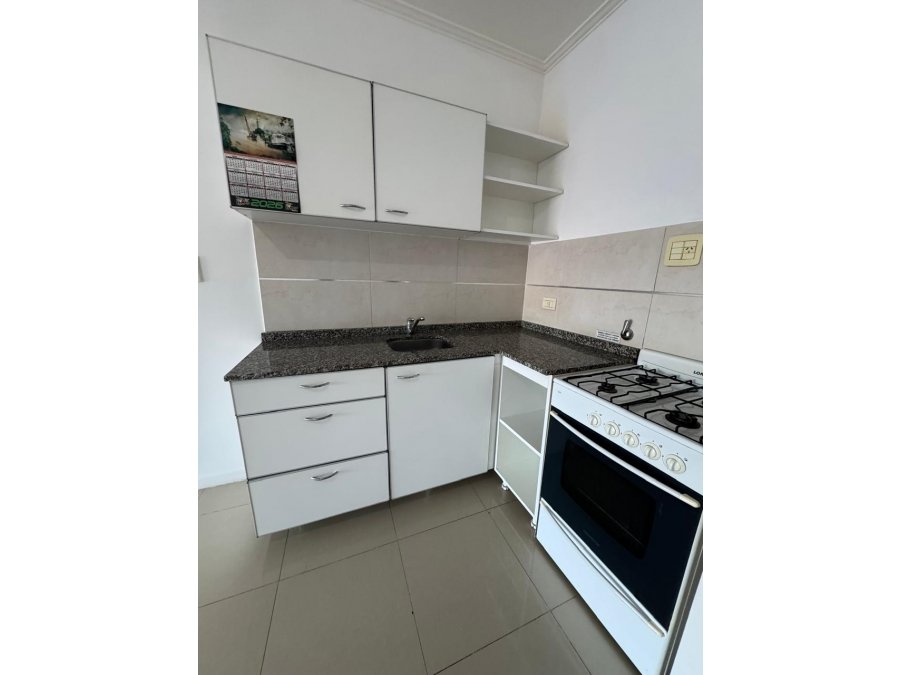 Alquiler departamento de 1 ambiente – Zona Santa Cruz y Urug