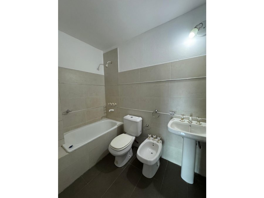 Alquiler departamento de 1 ambiente – Zona Santa Cruz y Urug