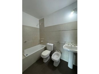 Alquiler departamento de 1 ambiente – Zona Santa Cruz y Urug