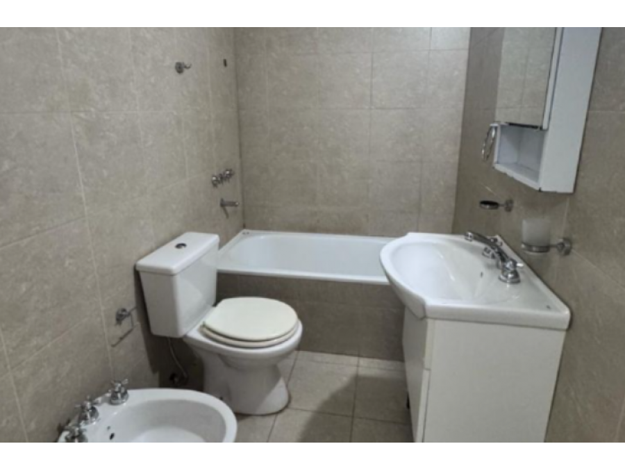 ALQUILER – Departamento 1 dormitorio en calle Paraguay, Para