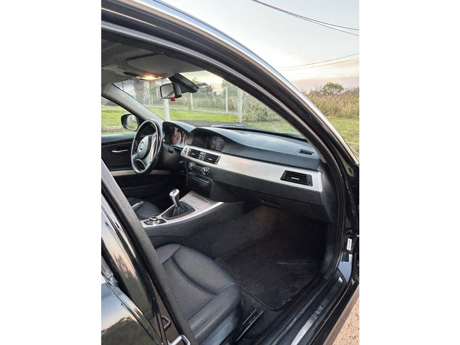 BMW 325I 2010